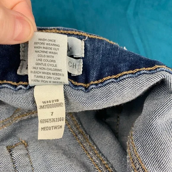 Mudd FLX Stretch 2 Button Distressed Jean Shorts - Picture 3 of 10